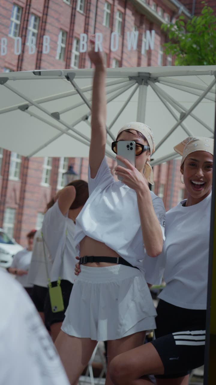 Bobbi Brown - Alica Schmidt